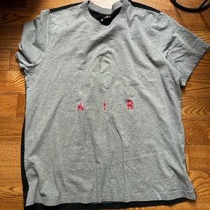Men’’s Air Jordan tshirt in a size x-large. Perfect condition